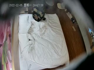 自拍,偷拍,泄密12月新流出❤️安防酒店精品偷拍化浓妆穿黑丝袜女学生和男友打炮12-05-3