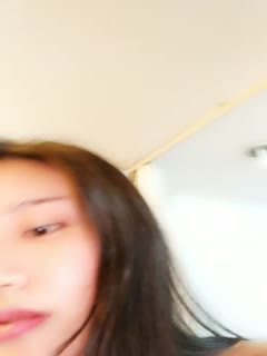 国产直播非常骚眼镜妹子大尺度秀 椅子上玩扩阴器尿尿!玻璃棒抽插 很是诱惑喜欢不要错过