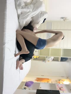 国产自拍2023.4.1，【瘦猴先生探花】，泡良佳作，20岁小美女，红酒佳肴相伴，半醉半醒之间，床上淫乱一炮