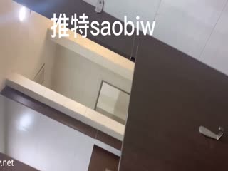 自拍,偷拍,泄密二月新流出推特厕拍大神SAOB潜入商场女厕意外偷拍到两位揉BB的小姐姐