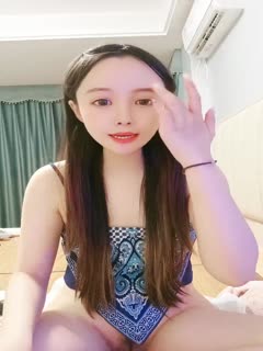 国产直播网红脸妹子，道具跳蛋自慰，狂插逼逼，大黑牛震动刺激情不自禁的颤抖