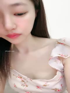 国产自拍一线城市 某公司人事白领【小白呀呀】办公室里逼太痒 排气！~~~✨✨✨--极品反差婊，大尺度让兄弟们9-15-9_(new)