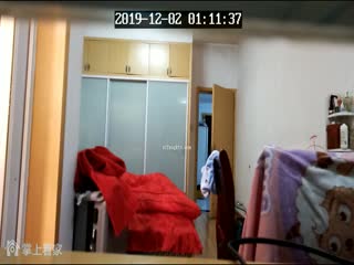 自拍,偷拍,泄密《真实偸拍㊙️泄密》猥琐弟弟偸开摄像头记录离异表姐日常换衣㊙️更大胆的是待她熟睡进屋偸拍她蕾丝骚内附生活和婚纱照