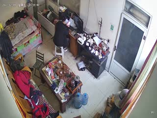 自拍,偷拍,泄密2022新黑客破解网络摄像头监控偷拍家族工厂办公室领导和少妇情人经常上班时间幽会