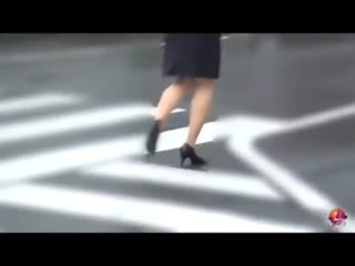 自拍,偷拍,泄密每一位女性求职者都要被一双大手洗礼，难道这是必不可少的环节