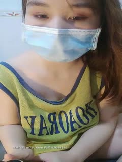 国产直播风情少妇瑶瑶老师露脸了在家一个人跳弹自慰，沙发上揉捏骚奶子玩奶头跳弹自慰粉嫩骚逼淫水好多，样子好骚