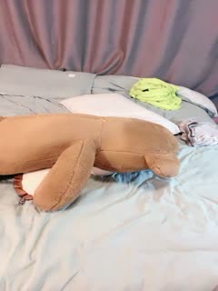 国产自拍超清纯刚下海18短发萝莉嫩妹子_，单腿白色丝袜假屌自慰，翘起双腿进出抽插，浴室洗澡湿身诱惑，半脱下内裤露穴