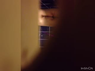 自拍,偷拍,泄密TWTP 302 门缝下偷拍漂亮空姐洗澡