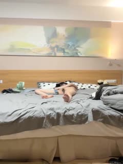 国产自拍【是不良人探花】 杭州极品小姐姐，酒吧畅玩归来 ，困得不省人事，特写鲍鱼骚穴，睡醒无套啪啪，观感极佳必收藏