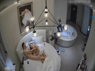 自拍,偷拍,泄密约高挑丰腴漂亮妹子到豪华酒店，声音软软甜甜很好听，边交流边揉捏爱不释手爽的销魂噗嗤猛力抽插