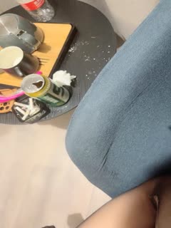 国产直播可爱黑丝女上位无套啪啪，椅子上后入操操暴力到底，内射特写逼逼