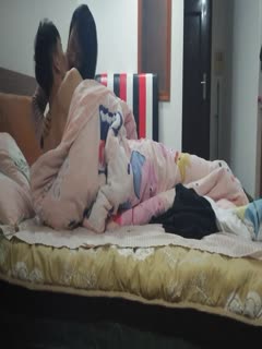 自拍,偷拍,泄密黑寡妇- 黑色玫瑰 -  公寓接客，漫天过海这招玩得好，舒舒服服五百块，黑丝坐骑小帅哥，温暖被窝！
