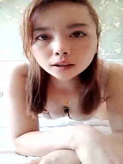 国产自拍【偷情小少妇】全程露脸跟大哥酒店激情啪啪直播，深喉口交大鸡巴让大哥舔逼给狼友看，无套抽插浪荡呻吟内射中出