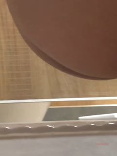 自拍,偷拍,泄密二月最新流出厕拍牛人潜入商场隔板女厕近距离侧拍美女尿尿高跟美女憋了很久尿流到到处都是