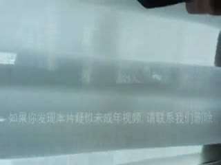 国产自拍大白天换着花洋狂插93年大三妹床上干到窗边再干到地上露脸护士装+黑丝