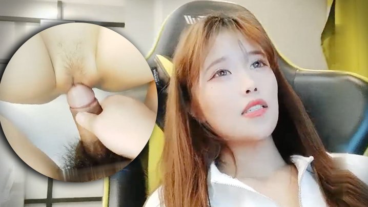 自拍,偷拍,泄密電 競 少 女 跟 小 哥 開 房 啪 啪 ， 胯 下 的 呻 吟 口 交 大 雞 巴 表 情 好 騷 啊 ， 讓 小 哥 從 床 上 幹 到 浴 室。