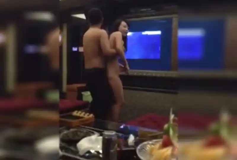 国产自拍酒店就是让男人实现当皇帝的梦想