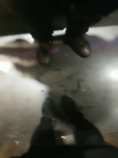 国产直播4女3男帅哥靓妹KTV玩嘿后有在厕所干逼得,有在沙发上操的,还有美女边唱歌边被插得,最后还相互干,全程直播.国语!