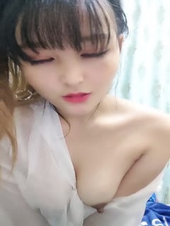 国产直播单身妈妈火辣迷人，哺乳期离婚自己一个人带孩子直播挣钱