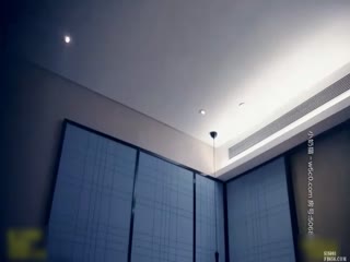 自拍,偷拍,泄密把牛仔裤好身材御姐约到酒店，紧紧搂在怀里奶子柔软挺翘，鸡巴硬邦邦妹子握着吸允套弄呻吟爽【水印】