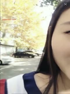 国产自拍外表清纯白嫩长发重庆美女主播肉丝短裙户外真空直播无视路