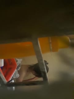 自拍,偷拍,泄密窗外TP隔壁出租房小美眉洗香香