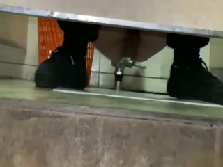 自拍,偷拍,泄密最新商城偷窥服装统一的两位美女嘘嘘