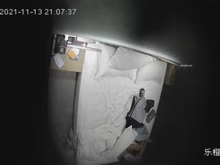 自拍,偷拍,泄密真实数对情侣偸情关系复杂男女滚床单四眼闷骚男网购情趣内衣给很能叫的女友换上玩的不亦乐乎对话刺激4