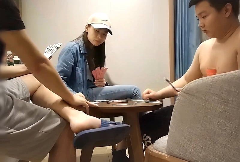 国产自拍约老乡好打牌完事啪啪
