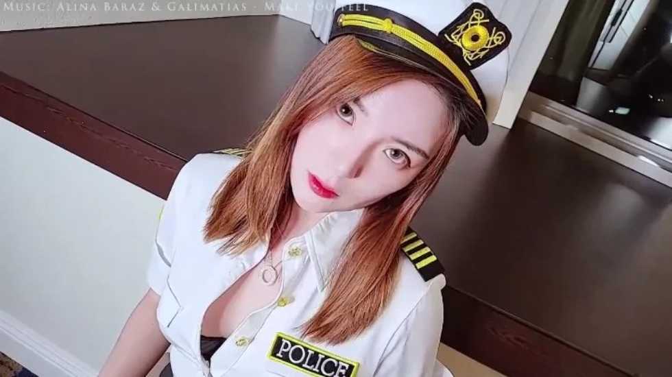 国产自拍警察！别动~华裔制服诱惑肉丝与姐夫做爱！