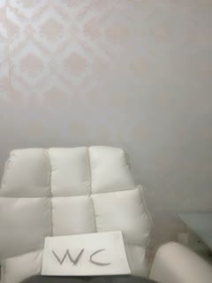 国产直播新人圆脸极品尤物，说话嗲嗲的透明睡衣诱惑十足，牛奶湿身骚气无限