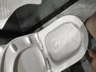 国产自拍【恋歌】，网恋达人奔现偷拍，离异人妻，今天是难忘的一天，午休后再次被大鸡巴插入，骚浪高潮阵阵