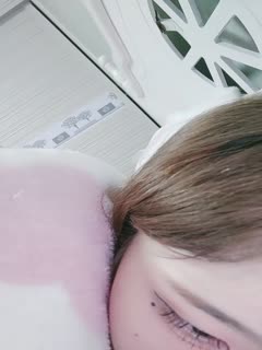 国产自拍高颜值苗条身材美女主播在家床上露奶子露逼裸体诱惑，声音甜美身材火辣真是性感诱人