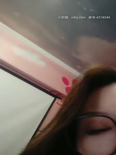 国产自拍-颜值女神全程露脸风骚妩媚大秀直播，性感好身材陪狼友撩
