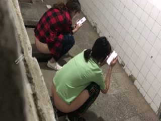 自拍,偷拍,泄密农村绝迹汗厕偷窥两闺蜜嘘嘘