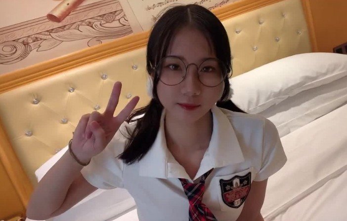 国产自拍史上最清纯嫩妹极品女神制服嫩妹超完美露脸