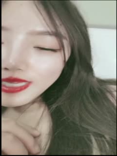 国产直播颜值婊子模特身材被纹身男友后入操操，红唇露脸口交