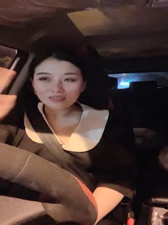 国产直播长相不错的少妇驾车出去玩车震，不过瘾再到酒店再来一炮
