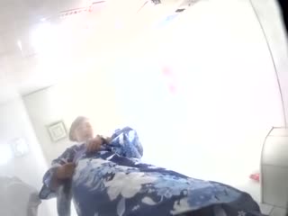 自拍,偷拍,泄密刁钻角度仰视偸拍商场服装店女士公共卫生间连续拍各种类型妹子方便像要坐脸上一样很刺激