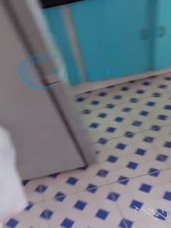 国产自拍大哥在客厅打游戏，我在厨房口爆大嫂，射满一嘴
