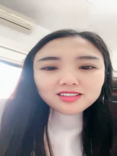国产直播高端女白领上着班的刺激，漏出骚奶子揉捏秒脱裤子给狼友看逼差点被发现好刺激，到厕所尿尿自慰揉奶给狼友看