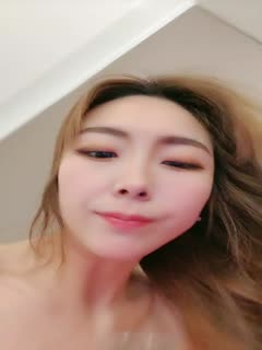 国产直播极品车模炮机高挑魔鬼身材，干净白虎鲍鱼，喜欢舔逼，多高难度姿势射在肚子上洗澡打扫战场