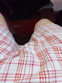 国产直播迷人的财务姐姐露脸在办公室上着班发骚，外面还有办公室主任，真空碎花裙，逼里塞着跳蛋抽插还把自己搞尿了