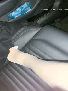 国产直播野外车震玩的就是刺激黑色超短裙女孩车里裙子聊起来漏出美逼手指头扣出爱液兴奋的叫着要操操