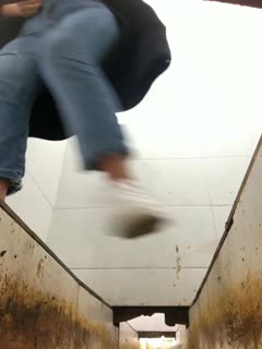 自拍,偷拍,泄密坑神大学附近沟渠女厕正面全景偸拍㊙️多位小姐姐方便㊙️亮点多多极品操美少妇发现有异样差点翻车2K原档