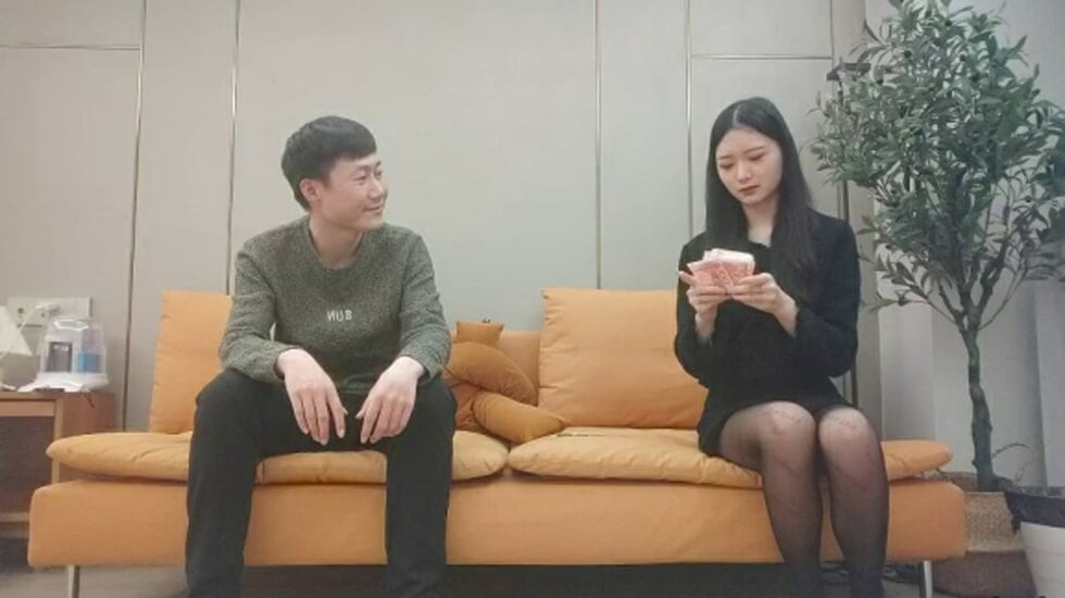 国产自拍约黑丝美腿小姐姐啪啪清晰拍摄视角好,拉着头发后入骑乘爆插